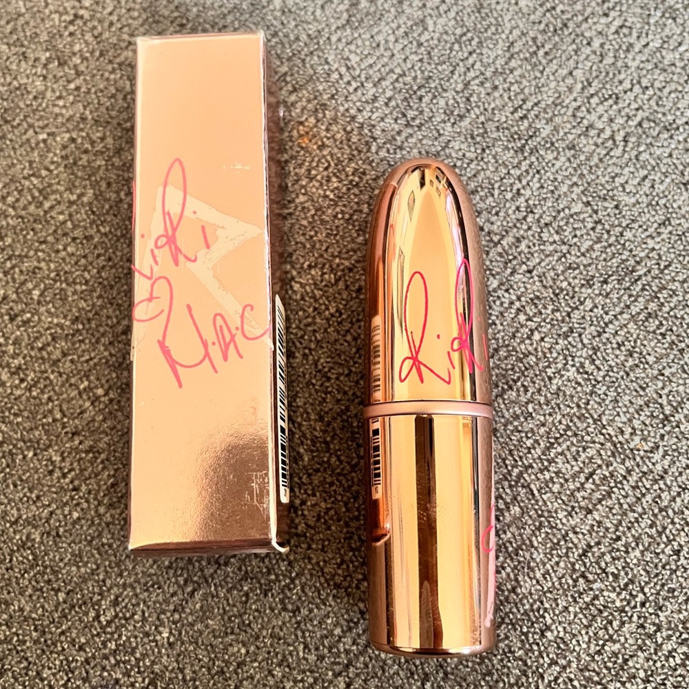 MAC Limited Edition Rihanna lipstick